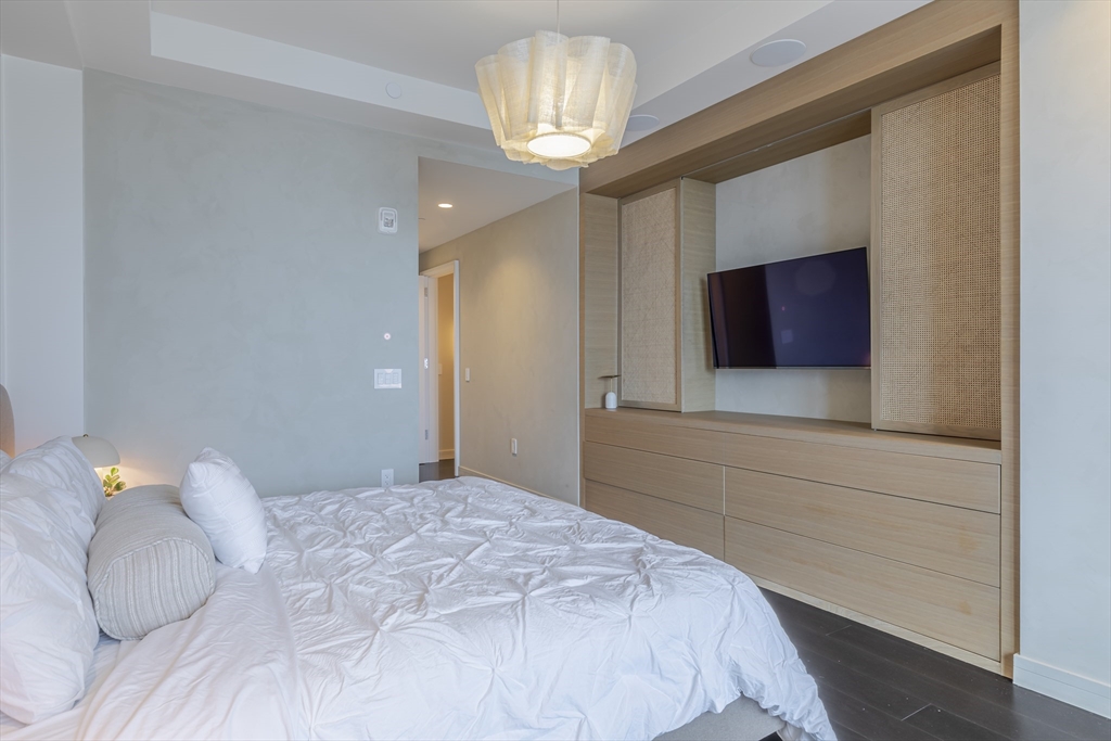 150 Seaport Blvd #6D Boston, MA 02210