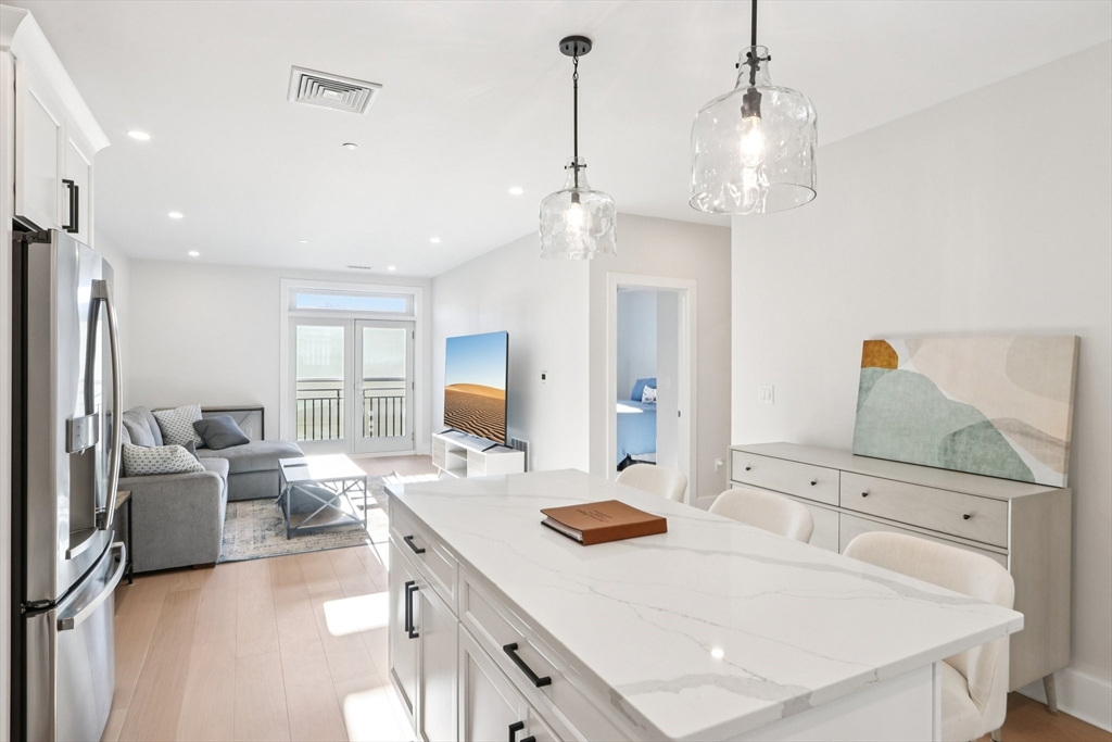 62 Foundry St #204 Wakefield, MA 01880