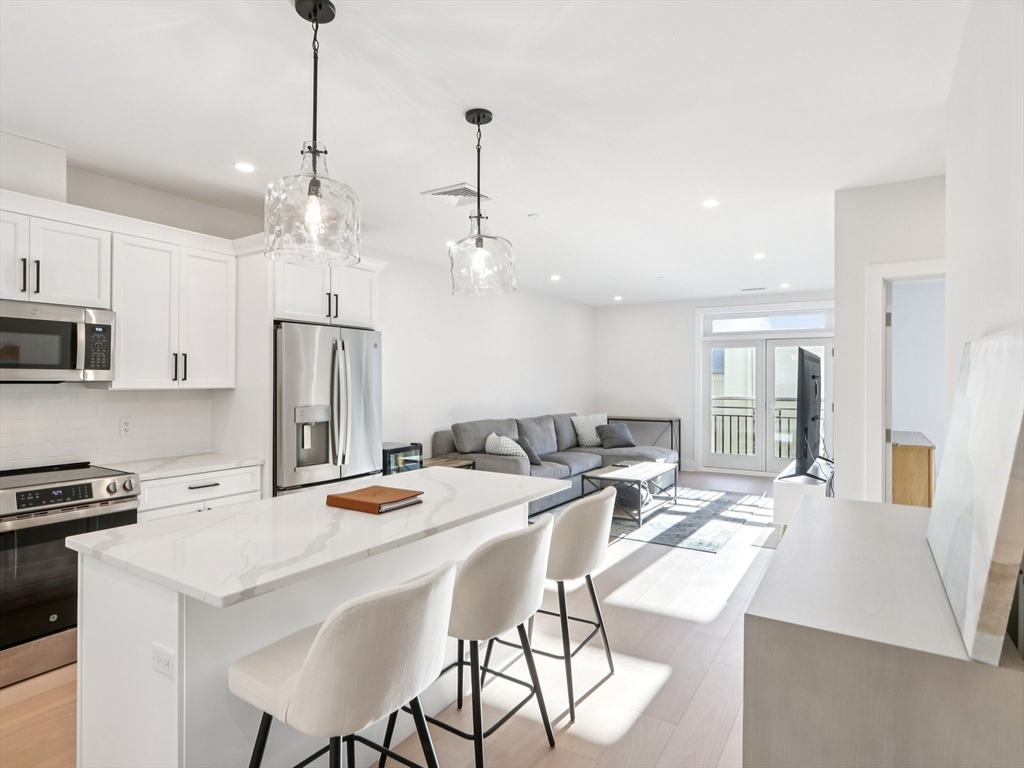 62 Foundry St #204 Wakefield, MA 01880