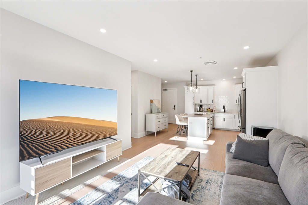 62 Foundry St #204 Wakefield, MA 01880