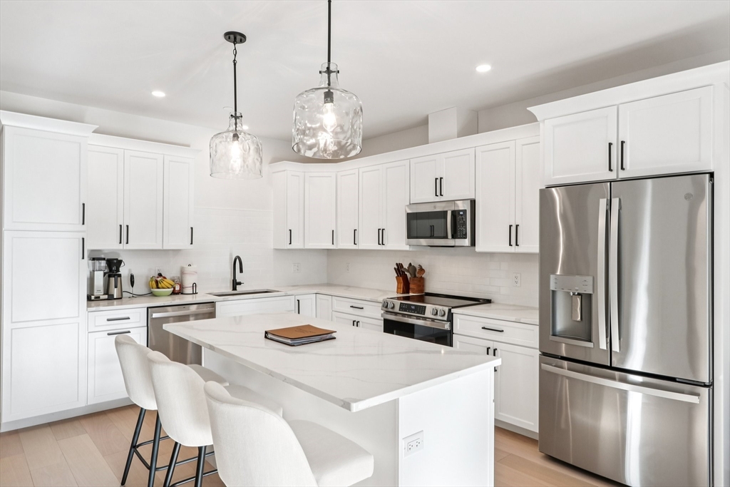 62 Foundry St #204 Wakefield, MA 01880