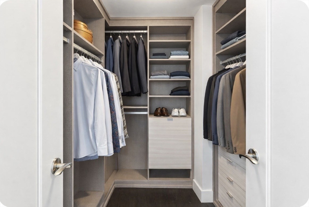 22 Liberty Dr #8F Boston, MA 02210