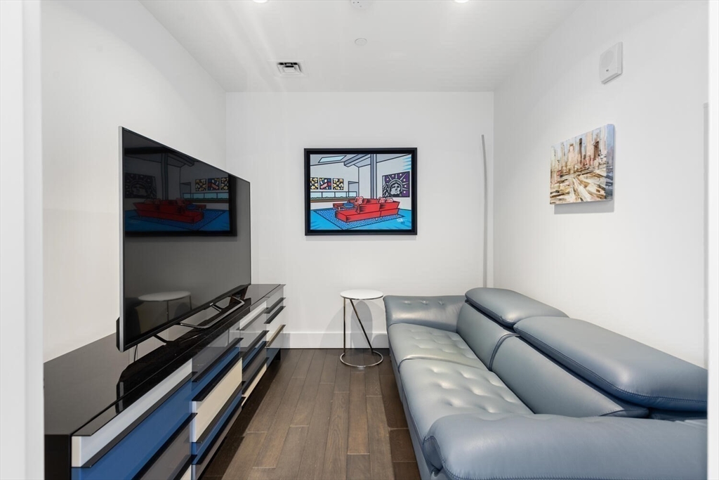 22 Liberty Dr #8F Boston, MA 02210