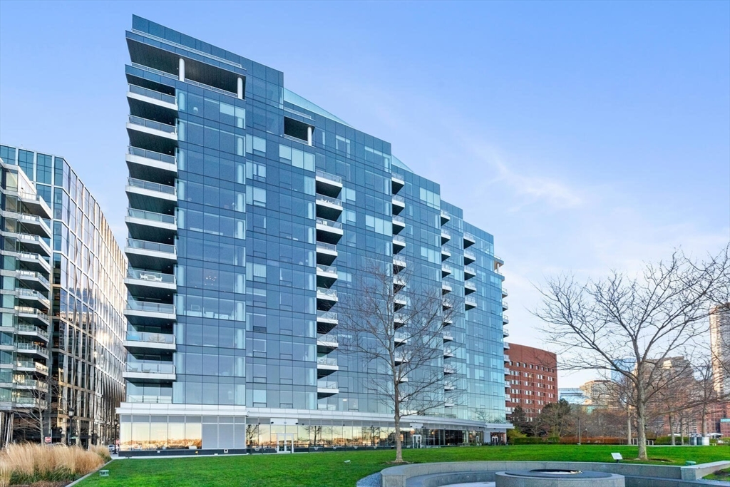 22 Liberty Dr #8F Boston, MA 02210