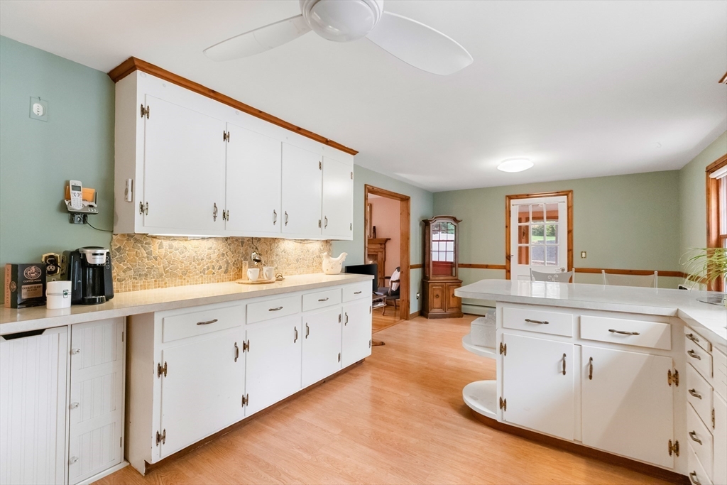 8 Indian Ln Wakefield, MA 01880