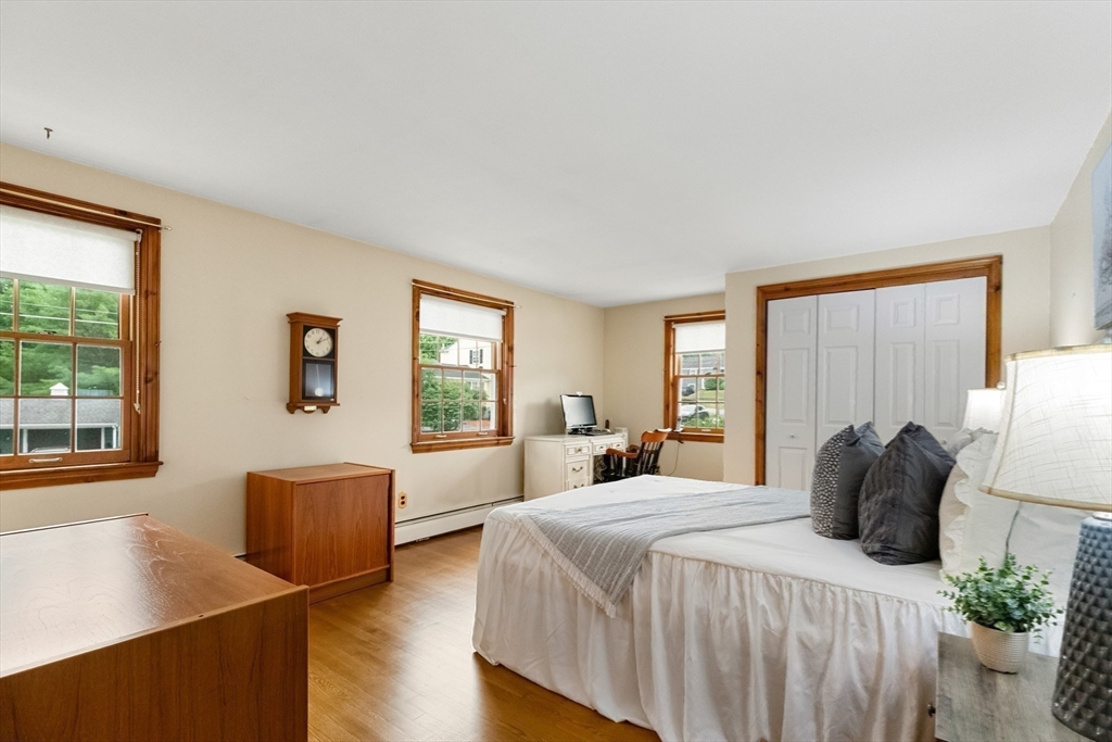 8 Indian Ln Wakefield, MA 01880