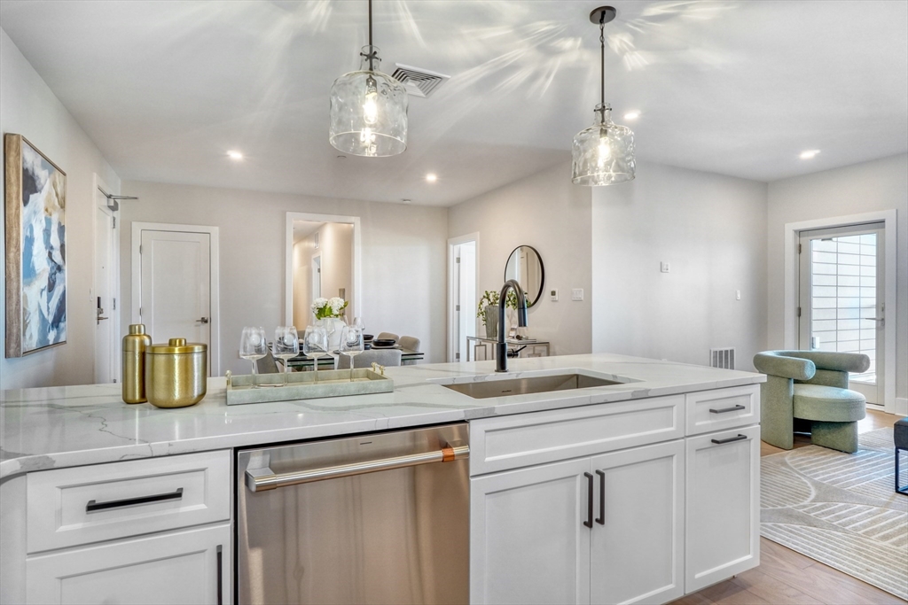 62 Foundry St #310 Wakefield, MA 01880 62 Foundry St #310 Wakefield, MA 01880