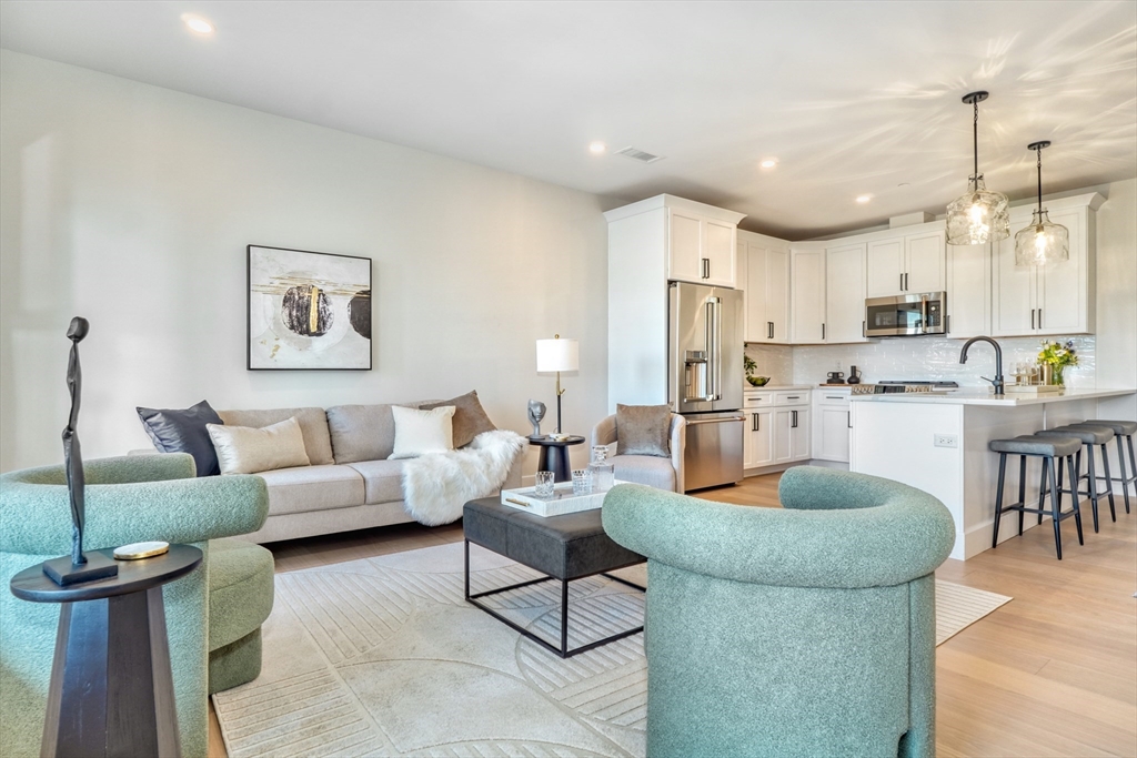 62 Foundry St #310 Wakefield, MA 01880 62 Foundry St #310 Wakefield, MA 01880