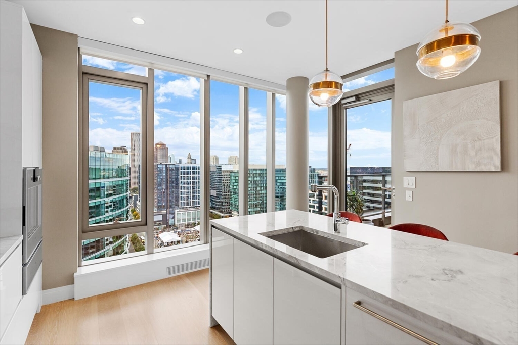 133 Seaport Blvd #PH 3A Boston, MA 02210 133 Seaport Blvd #PH 3A Boston, MA 02210