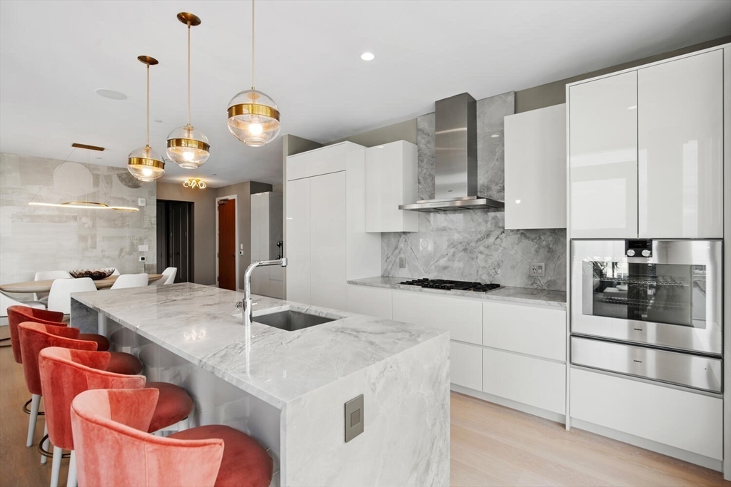 133 Seaport Blvd #PH 3A Boston, MA 02210 133 Seaport Blvd #PH 3A Boston, MA 02210