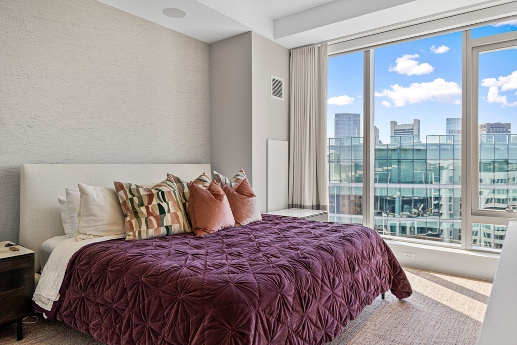 133 Seaport Blvd #PH 3A Boston, MA 02210 133 Seaport Blvd #PH 3A Boston, MA 02210