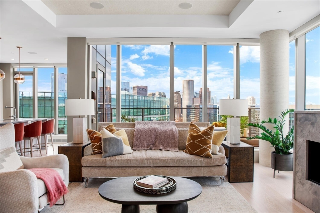 133 Seaport Blvd #PH 3A Boston, MA 02210 133 Seaport Blvd #PH 3A Boston, MA 02210