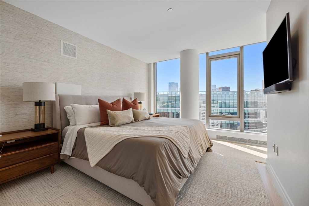 133 Seaport Blvd #PH 3A Boston, MA 02210 133 Seaport Blvd #PH 3A Boston, MA 02210