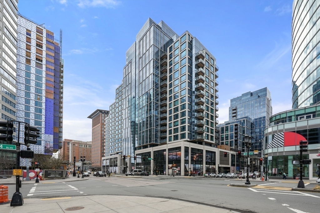 133 Seaport Blvd #PH 3A Boston, MA 02210 133 Seaport Blvd #PH 3A Boston, MA 02210