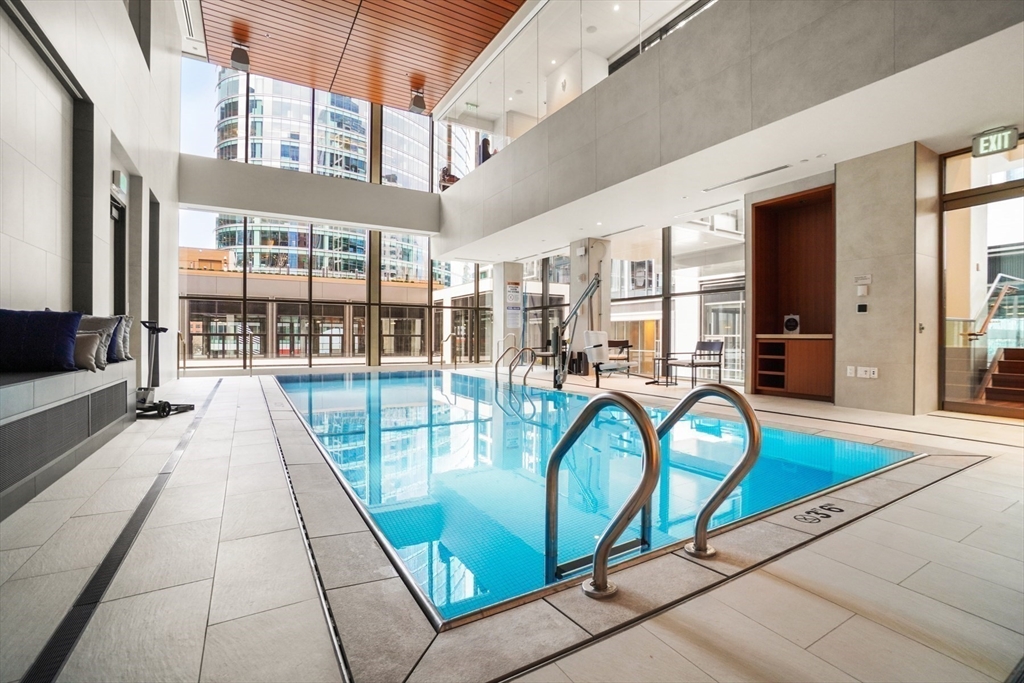133 Seaport Blvd #PH 3A Boston, MA 02210 133 Seaport Blvd #PH 3A Boston, MA 02210