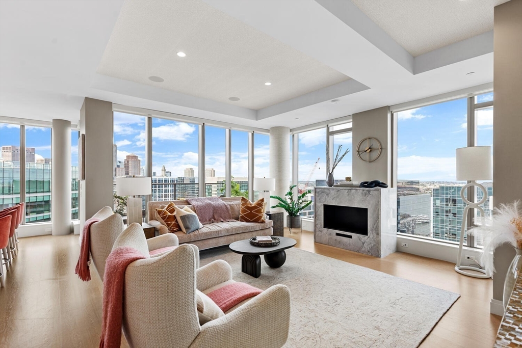 133 Seaport Blvd #PH 3A Boston, MA 02210 133 Seaport Blvd #PH 3A Boston, MA 02210