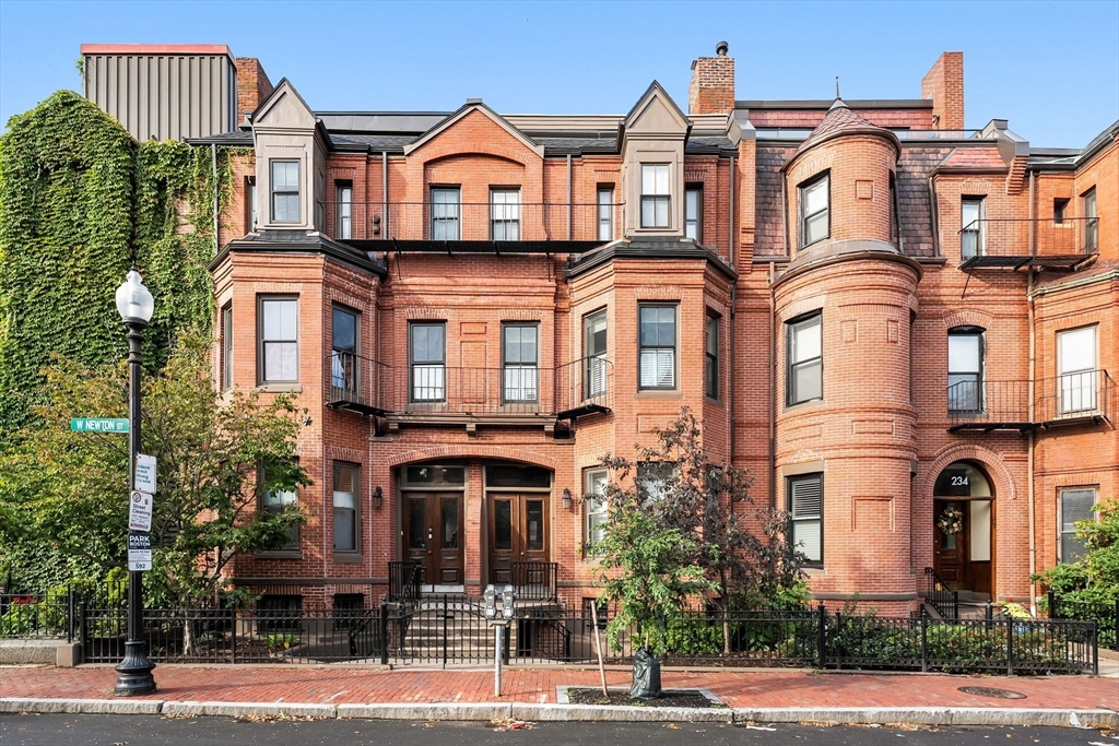 230-232 W Newton St #B