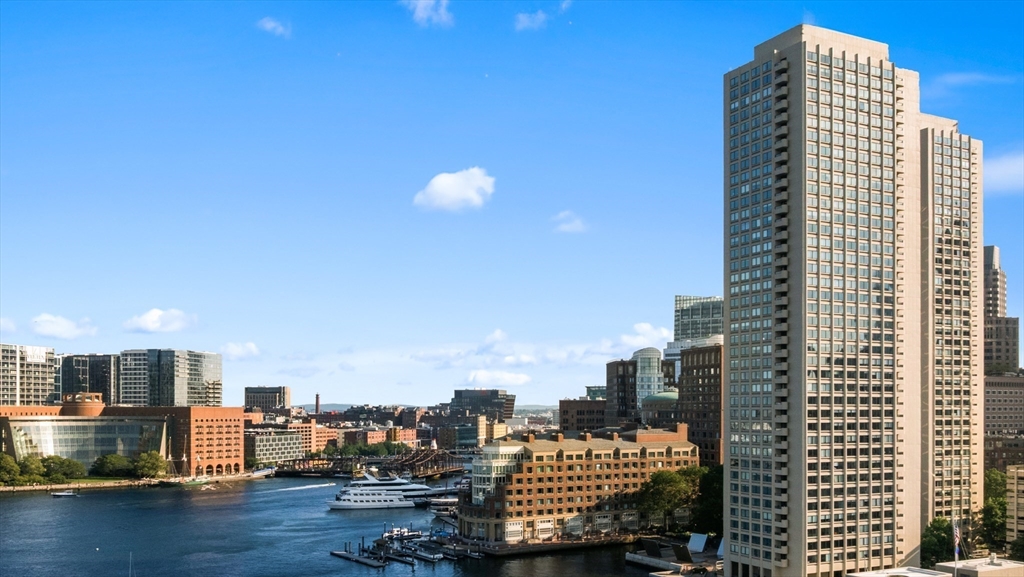 85 East India Row #25H