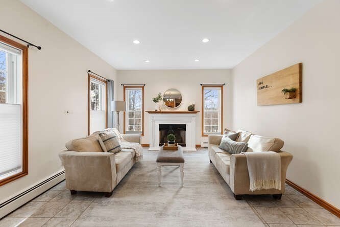 19 Fellsmere Ave Wakefield, MA 01880