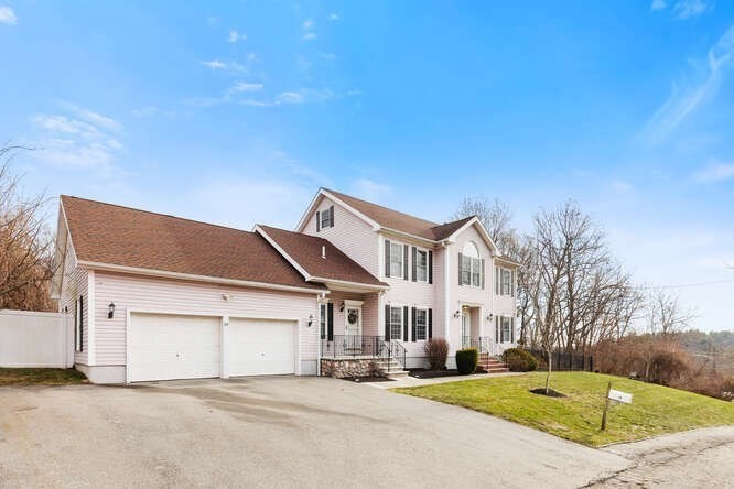 19 Fellsmere Ave Wakefield, MA 01880