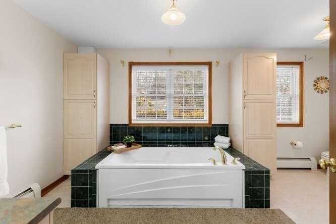 19 Fellsmere Ave Wakefield, MA 01880