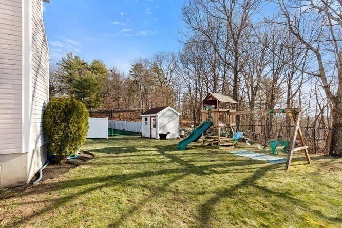 19 Fellsmere Ave Wakefield, MA 01880