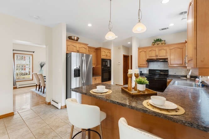 19 Fellsmere Ave Wakefield, MA 01880