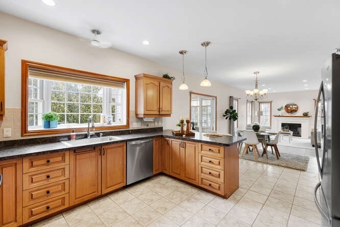 19 Fellsmere Ave Wakefield, MA 01880