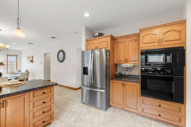 19 Fellsmere Ave Wakefield, MA 01880