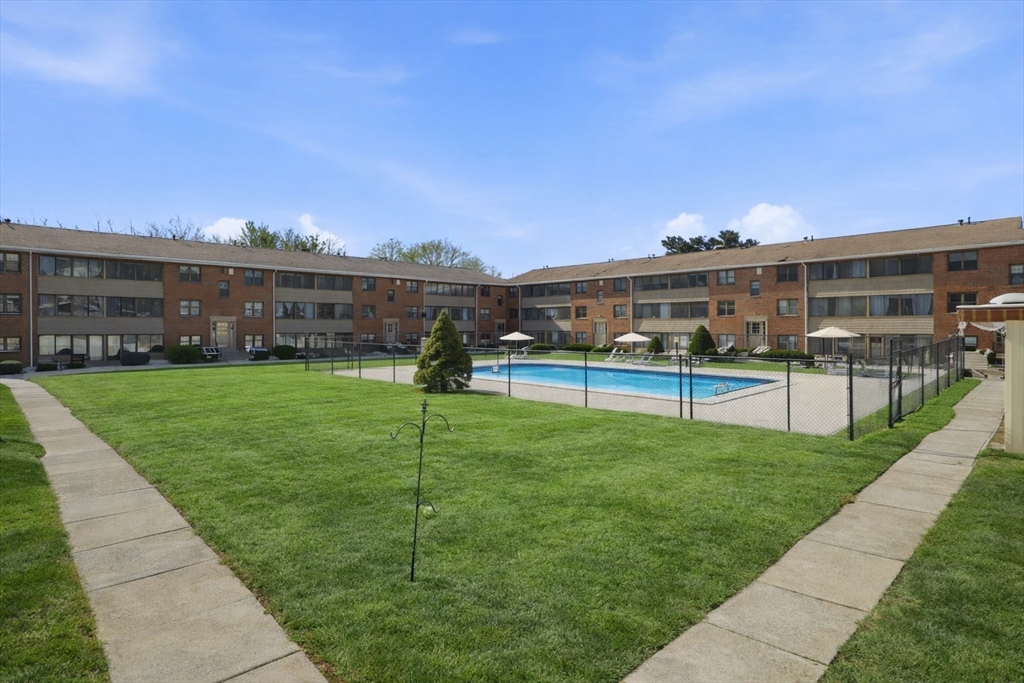 68 Preston St #6D Wakefield, MA 01880