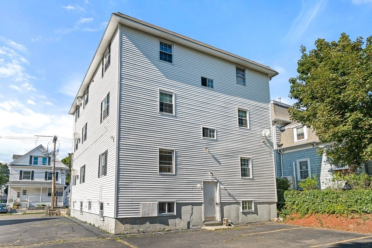 14 W Water St #1 Wakefield, MA 01880