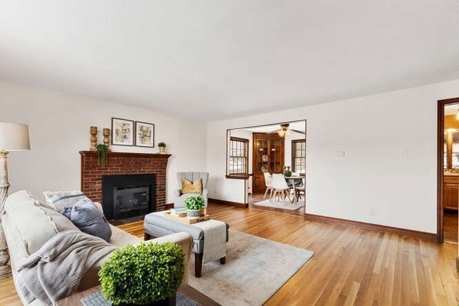 11 Ludlow Ave Wakefield, MA 01880