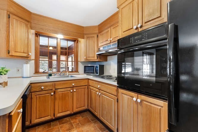 11 Ludlow Ave Wakefield, MA 01880