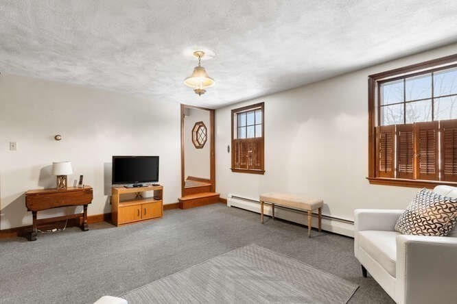 11 Ludlow Ave Wakefield, MA 01880