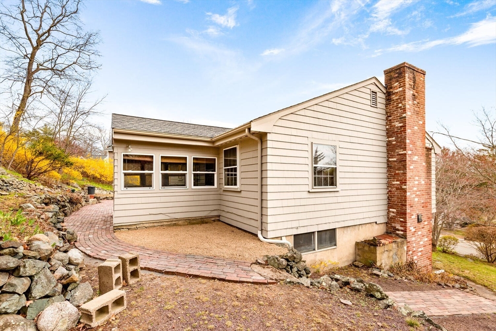 11 Ludlow Ave Wakefield, MA 01880