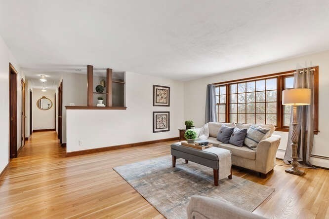 11 Ludlow Ave Wakefield, MA 01880