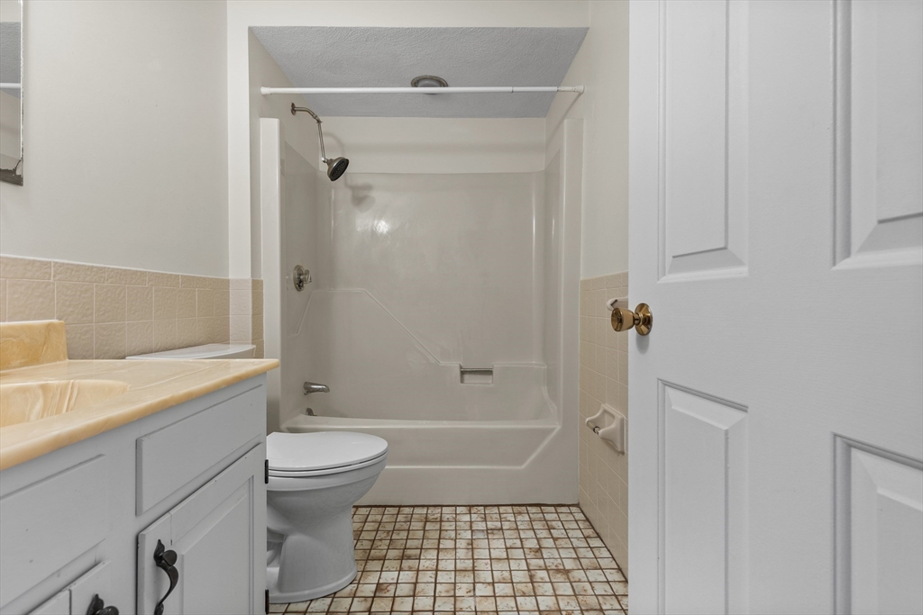 1 Traverse St #E Wakefield, MA 01880