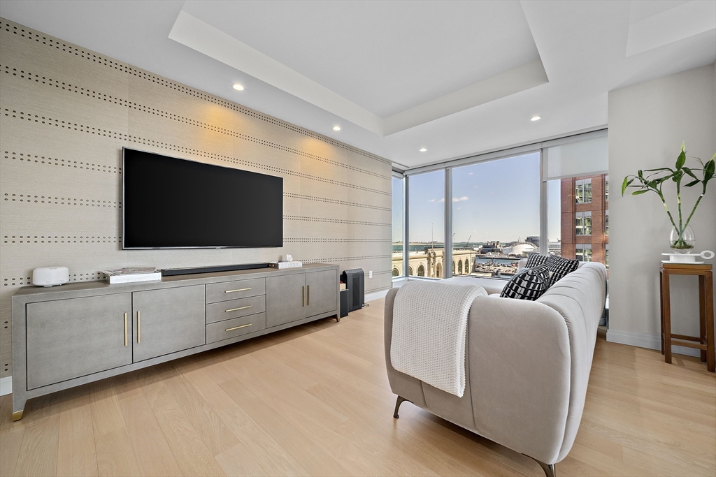 133 Seaport Blvd #1023