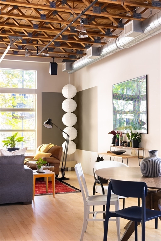 11 Vlg St #F Somerville, MA 02143