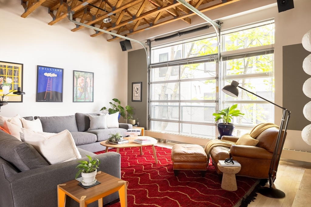 11 Vlg St #F Somerville, MA 02143