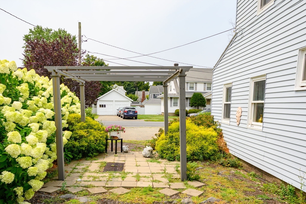 418 Pleasant St Milton, MA 02186