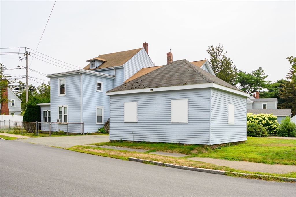 418 Pleasant St Milton, MA 02186