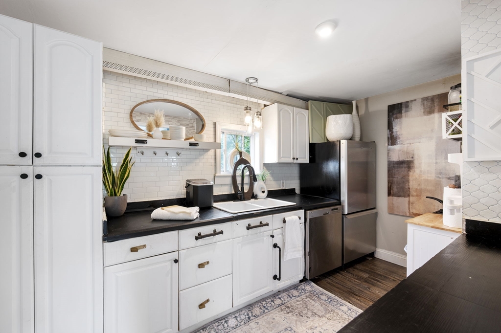 418 Pleasant St Milton, MA 02186