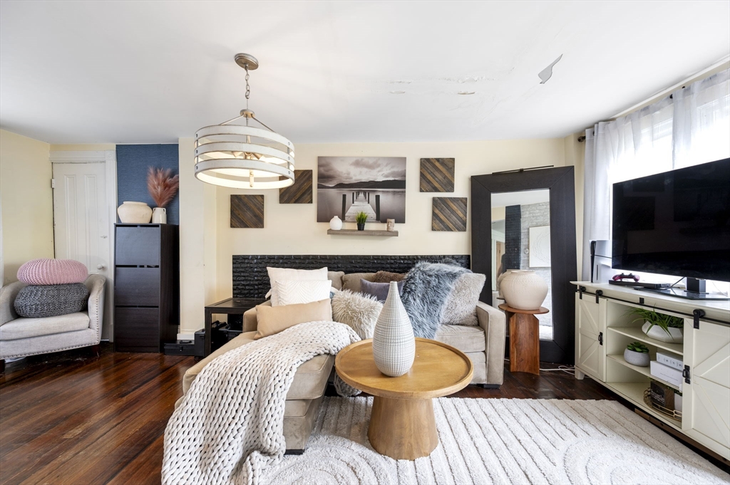 418 Pleasant St Milton, MA 02186