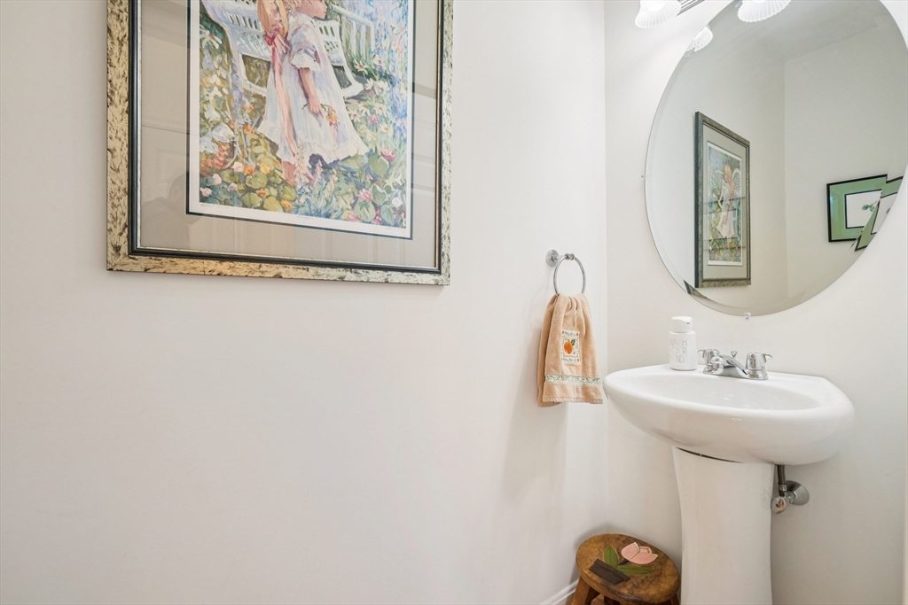 6 Blue Jay Cir #2 Wakefield, MA 01880