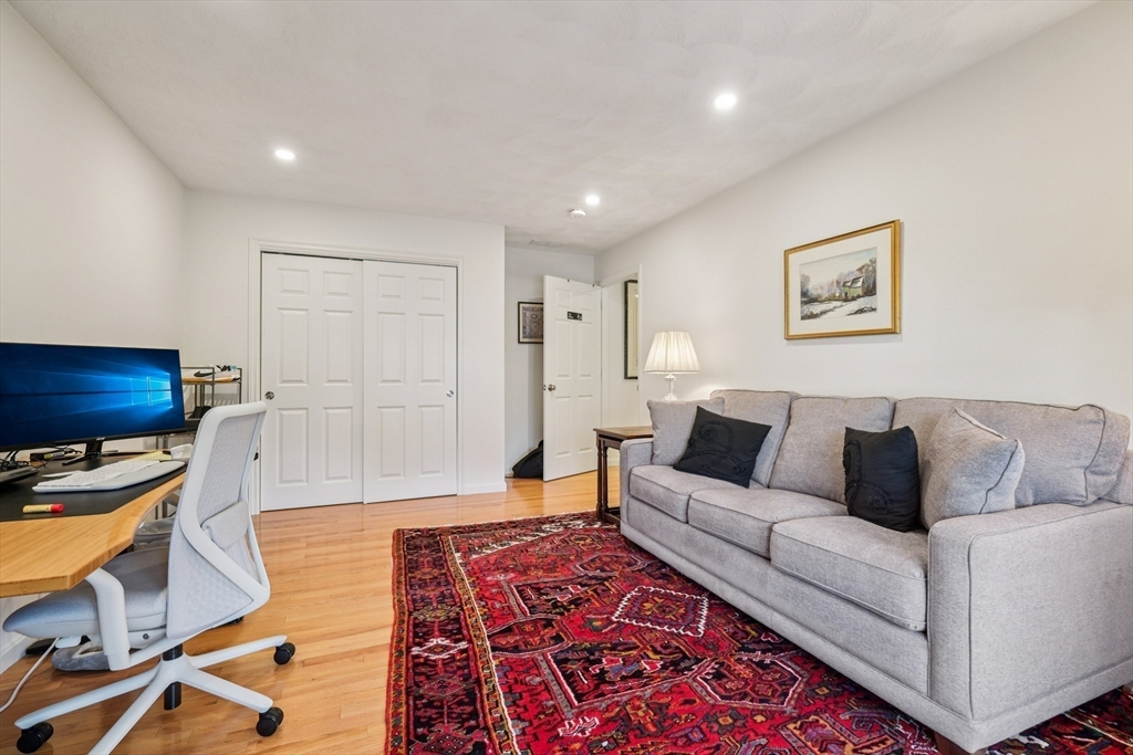 6 Blue Jay Cir #2 Wakefield, MA 01880