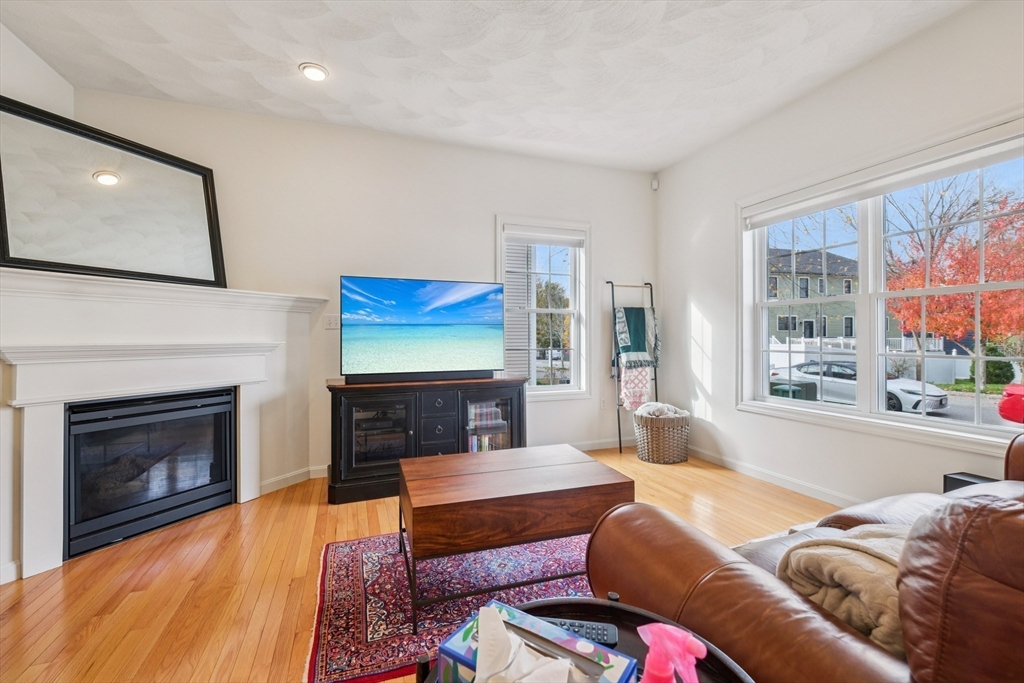 6 Blue Jay Cir #2 Wakefield, MA 01880