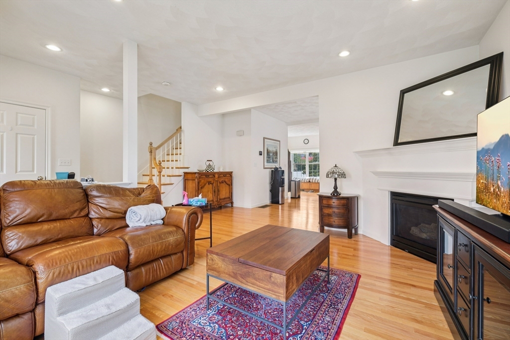 6 Blue Jay Cir #2 Wakefield, MA 01880