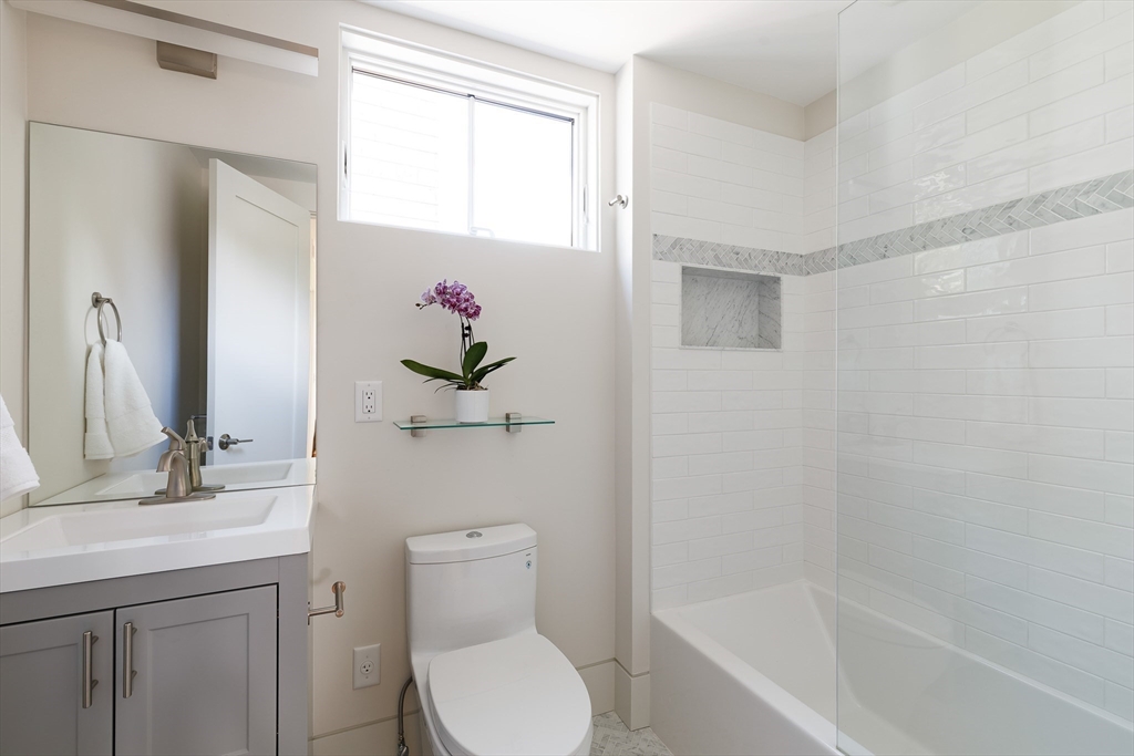 142 Amory St #Front Cambridge, MA 02139