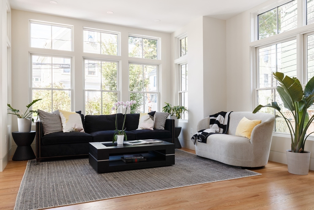 142 Amory St #Front Cambridge, MA 02139